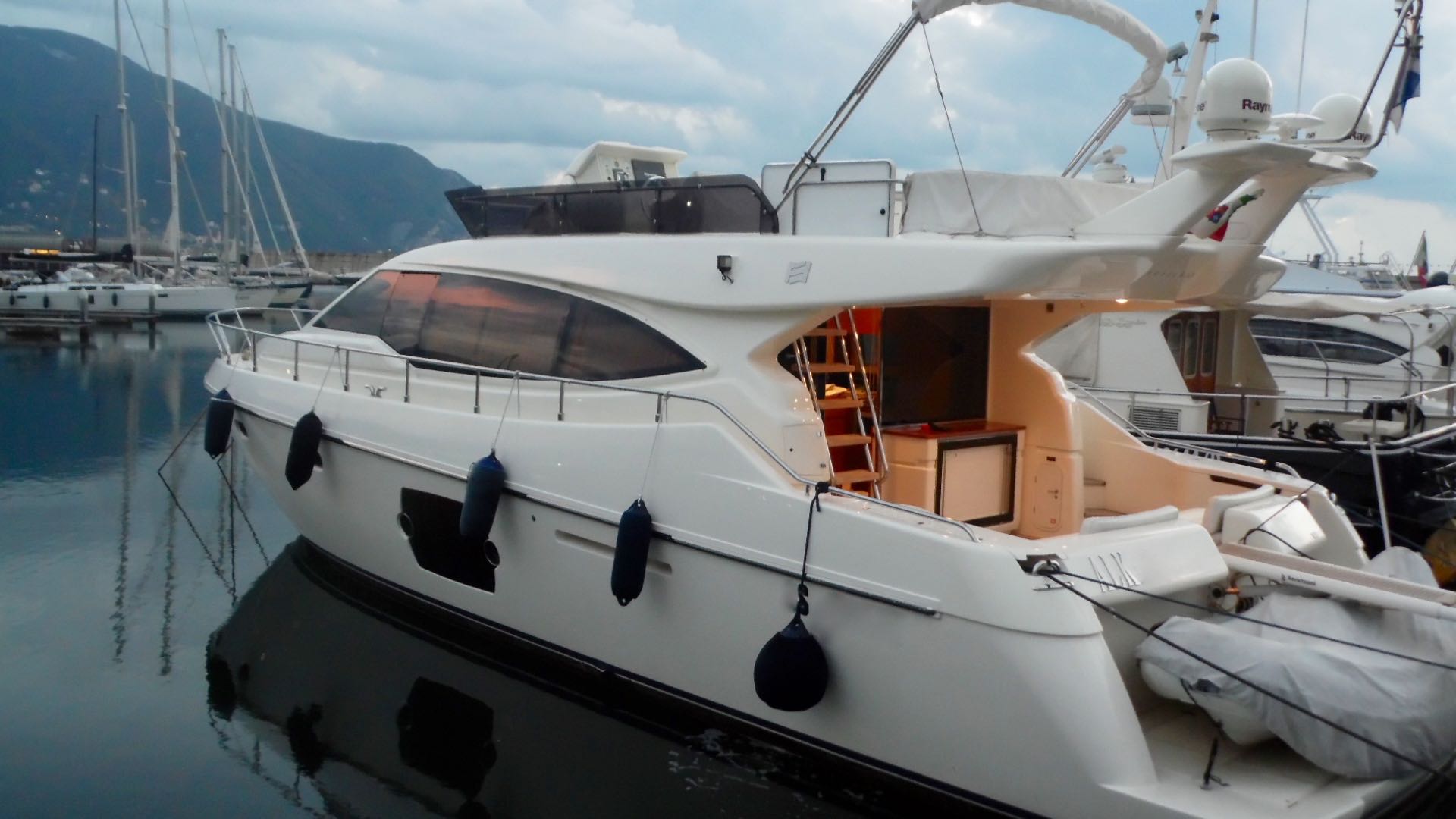 Foto Ferretti 530